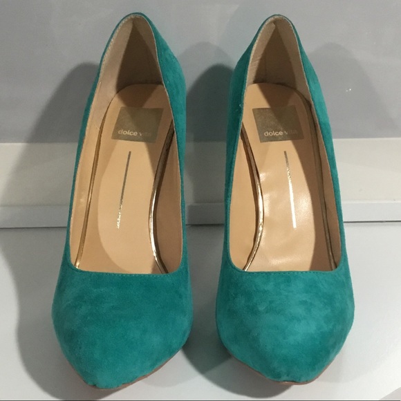 FREE w/$300 π Heeled platforms π - Picture 3 of 6